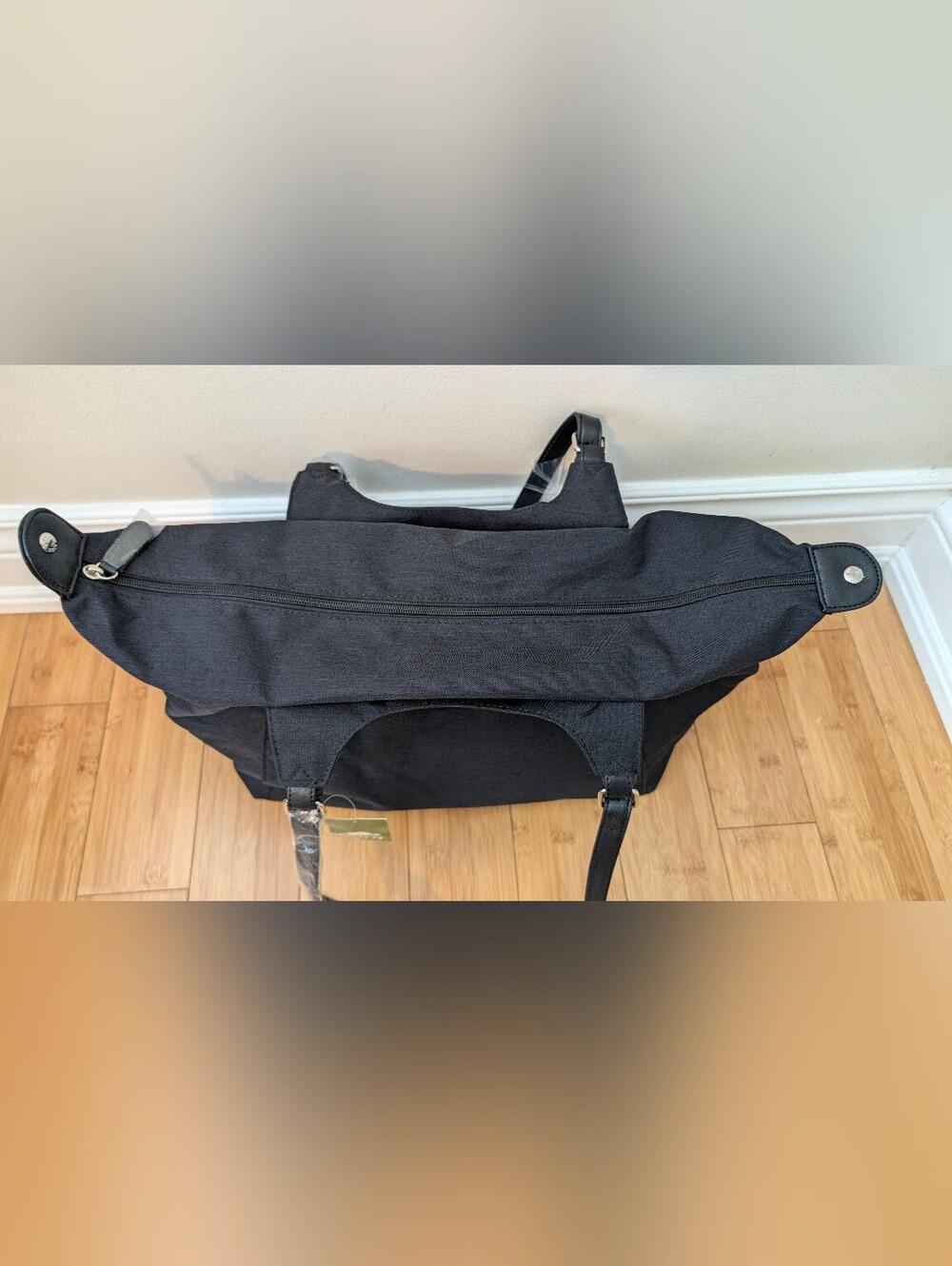 Roots Black Tote NWT - Picture 6 of 9